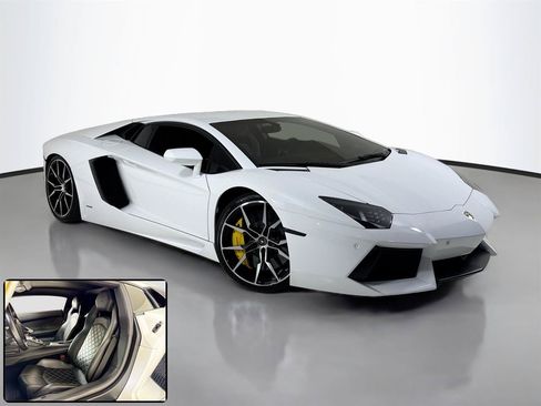 Used 2017 Lamborghini Aventador LP 700-4 AWD/4WD image 2