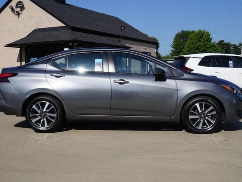 Used 2024 Nissan Versa SV FWD image 2