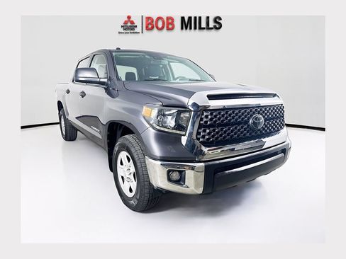 Used 2018 Toyota Tundra SR5 w/ SR5 Upgrade Package RWD image 1