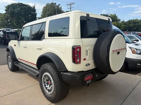 New 2026 Ford Bronco Outer Banks w/ Sasquatch Package AWD/4WD image 7