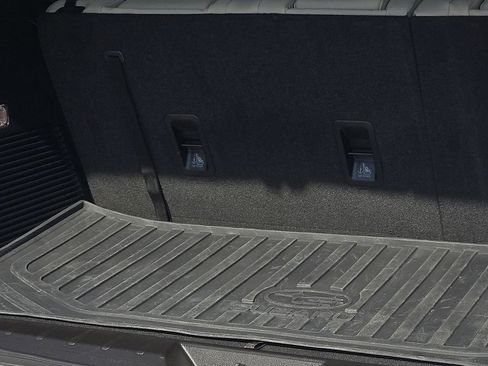 Certified 2024 Subaru Ascent Limited w/ Technology Package image 9