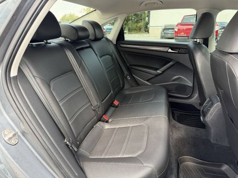 Used 2020 Volkswagen Passat 2.0T R-Line FWD image 13