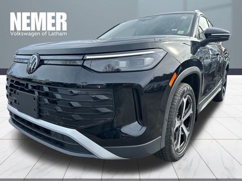 New 2026 Volkswagen Tiguan SE image 1