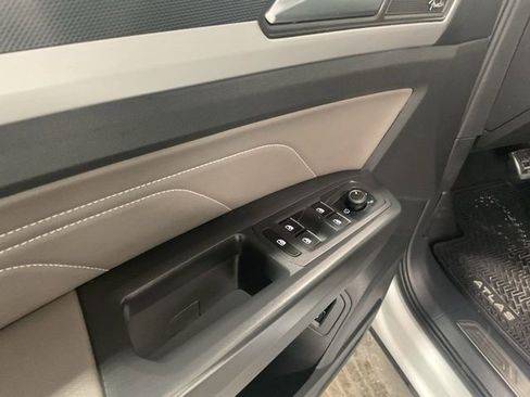 Used 2023 Volkswagen Atlas SEL Premium image 17