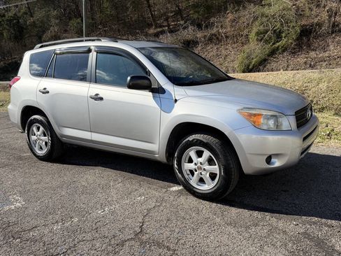 Used 2008 Toyota RAV4 2WD image 1