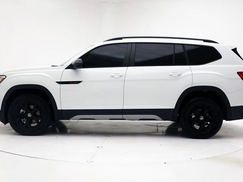 Used 2024 Volkswagen Atlas Peak Edition SE image 6