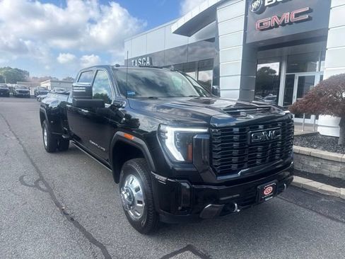 Used 2024 GMC Sierra 3500 Denali Ultimate AWD/4WD image 1