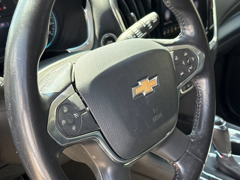 Used 2020 Chevrolet Traverse LT FWD image 25
