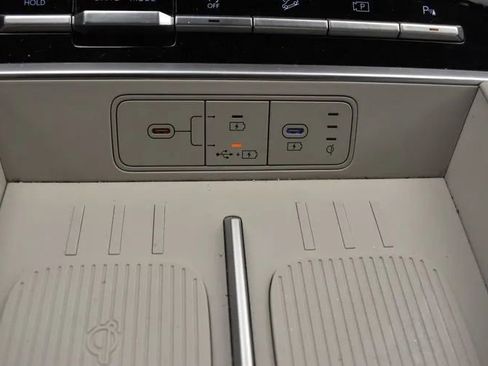 Used 2025 Hyundai Santa Fe SEL FWD image 34