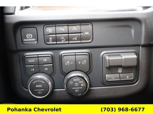 New 2026 Chevrolet Suburban High Country AWD/4WD image 14