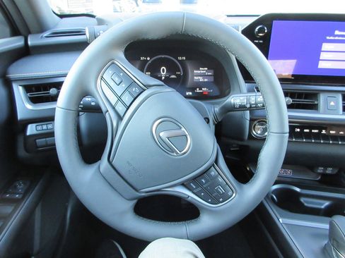 New 2025 Lexus UX 300h AWD image 32