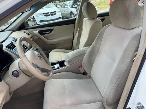 Used 2013 Nissan Altima 2.5 SV image 12
