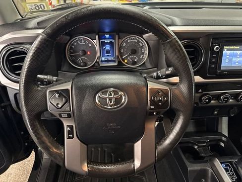 Used 2017 Toyota Tacoma SR5 w/ Tow Package AWD/4WD image 13