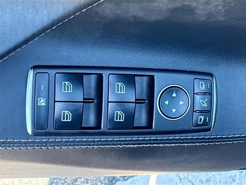 Used 2020 Tesla Model S Long Range Plus image 18