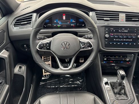 Used 2022 Volkswagen Tiguan SE R-Line AWD/4WD image 27