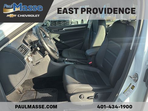 Used 2018 Volkswagen Passat 2.0T SE FWD image 17