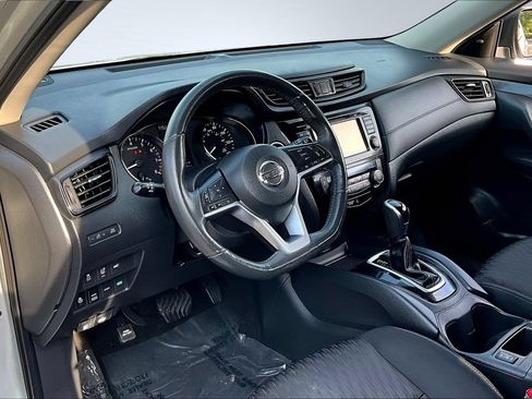 Used 2017 Nissan Rogue SV w/ SV Premium Package AWD/4WD image 11