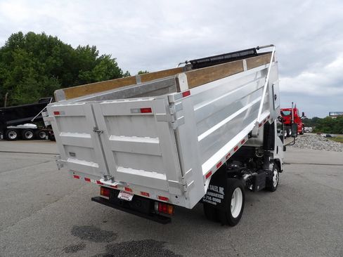 Used 2024 Chevrolet Low Cab Forward 5500HD RWD image 7