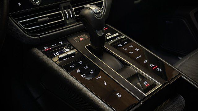 Used 2023 Porsche Macan S AWD/4WD image 12