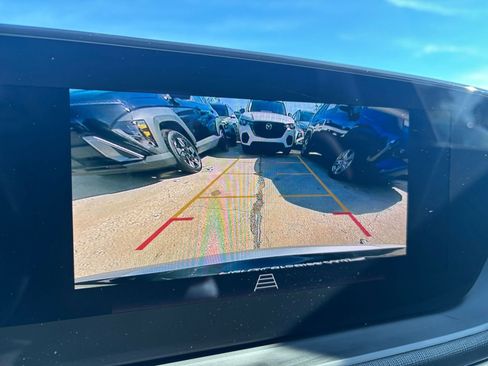 Used 2025 Buick Envista Sport Touring image 17