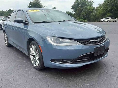 Used 2015 Chrysler 200 S FWD image 2