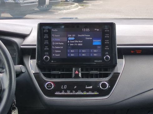 Used 2021 Toyota Corolla LE FWD image 17