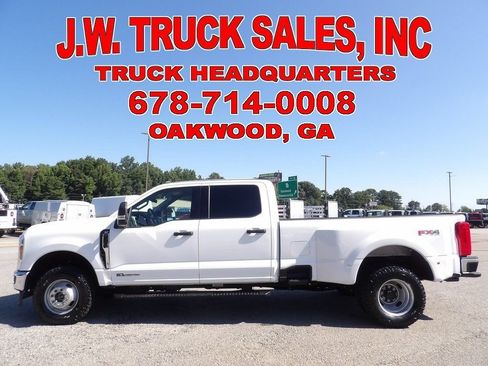 Used 2025 Ford F350 XLT w/ FX4 Off-Road Package AWD/4WD image 2