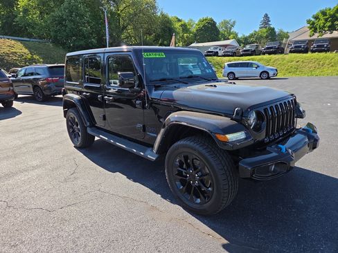 Used 2021 Jeep Wrangler Unlimited Sahara AWD/4WD image 1