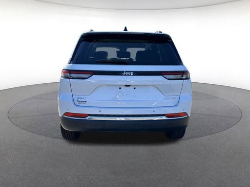 Certified 2023 Jeep Grand Cherokee Laredo image 4