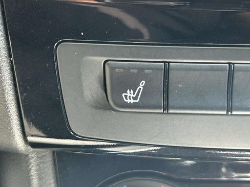 Used 2018 INFINITI QX30 Premium w/ Navigation Package FWD image 16