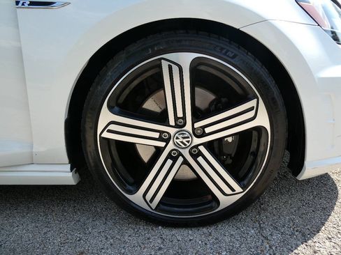 Used 2016 Volkswagen Golf R 4-Door AWD/4WD image 35