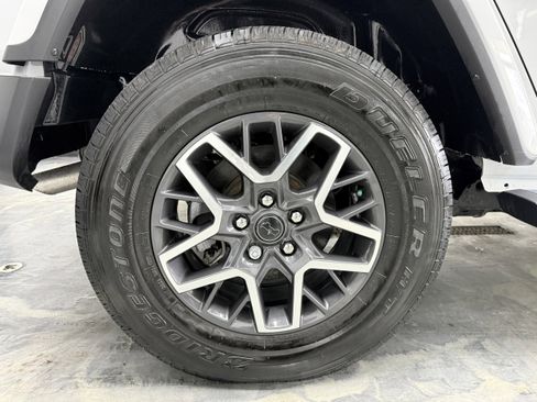 Used 2024 Jeep Wrangler Unlimited Sahara AWD/4WD image 26