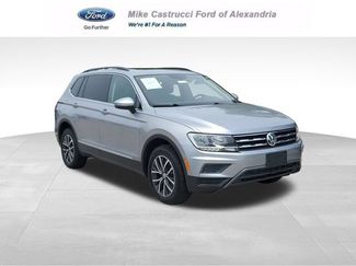 Used 2020 Volkswagen Tiguan SE w/ Panoramic Sunroof Package FWD video 1