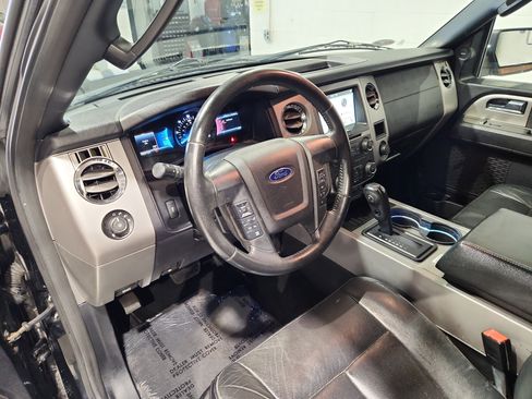 Used 2017 Ford Expedition XLT w/ Equipment Group 201A image 5