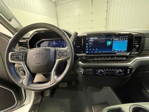 Used 2026 Chevrolet Silverado 1500 RST AWD/4WD image 36