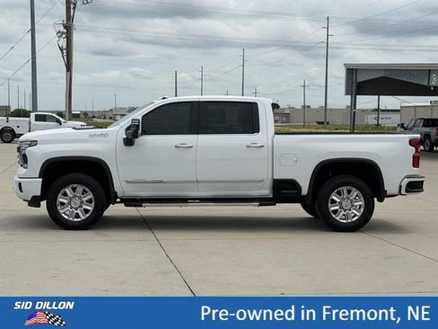 Used 2024 Chevrolet Silverado 3500 High Country w/ Technology Package AWD/4WD image 8