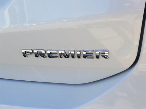 Used 2021 Chevrolet Equinox Premier image 6