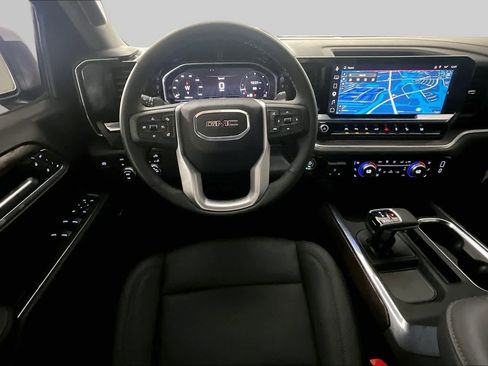 Used 2025 GMC Sierra 1500 SLT AWD/4WD image 6