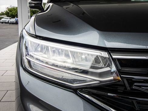 Certified 2023 Volkswagen Tiguan SE R-Line FWD image 6