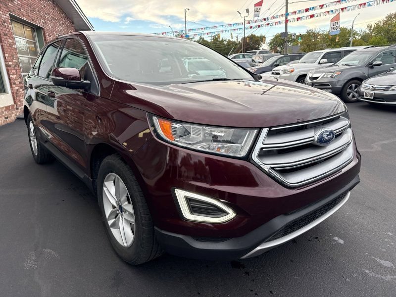 Used 2018 Ford Edge SEL w/ Equipment Group 201A AWD/4WD image 3