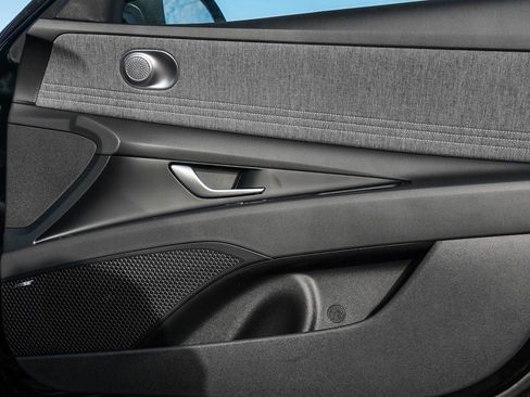 New 2026 Hyundai Elantra Limited image 8