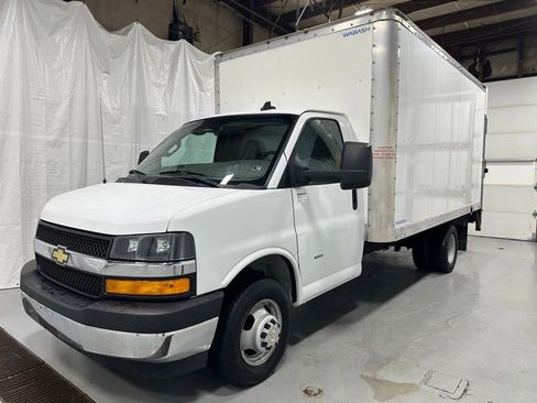 Used 2022 Chevrolet Express 3500 w/ Power Convenience Package image 3