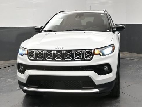 Used 2025 Jeep Compass Limited AWD/4WD image 3