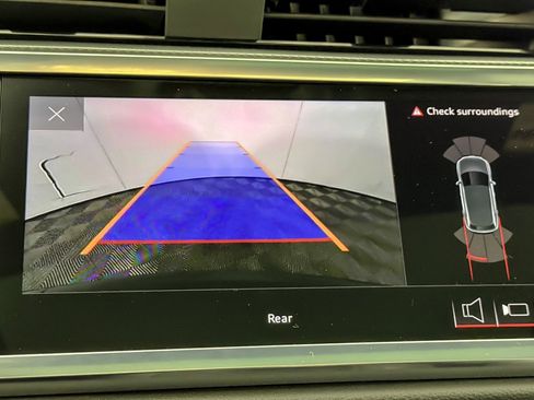 Used 2023 Audi Q3 2.0T Premium w/ Black Optic Sport Package image 18