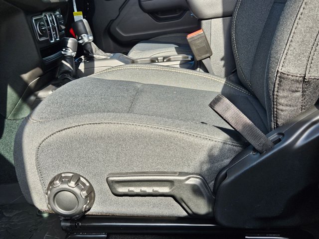 New 2026 Jeep Gladiator Sport AWD/4WD image 3