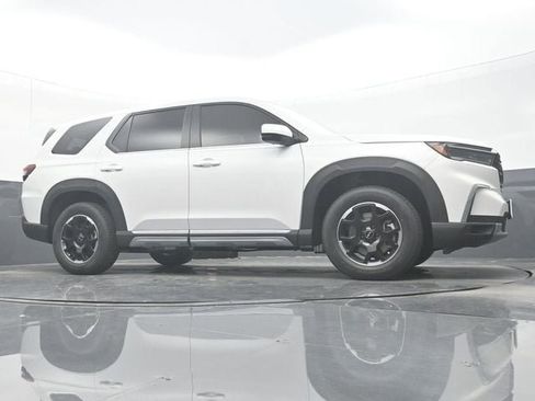 Certified 2025 Honda Pilot EX-L image 23
