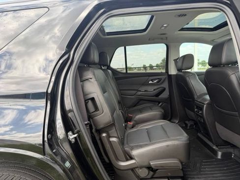 Used 2021 Chevrolet Traverse Premier w/ Redline Edition AWD/4WD image 9