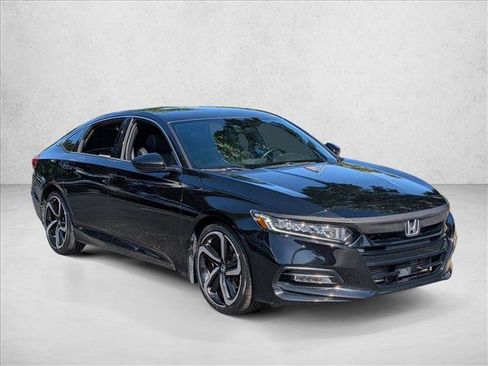 Used 2018 Honda Accord Sport image 3
