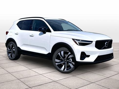 New 2026 Volvo XC40 B5 Ultra w/ Protection Package Premier AWD/4WD image 2