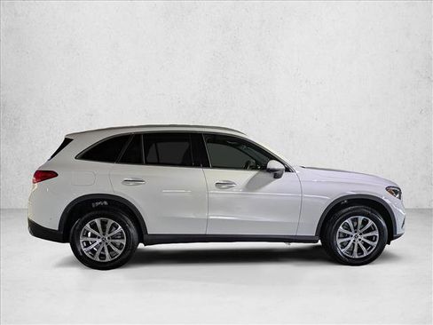 Certified 2025 Mercedes-Benz GLC 300 image 7